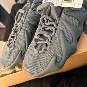Adidas Yeezy 450 Unisex Sneakers Size US 4 Stomar